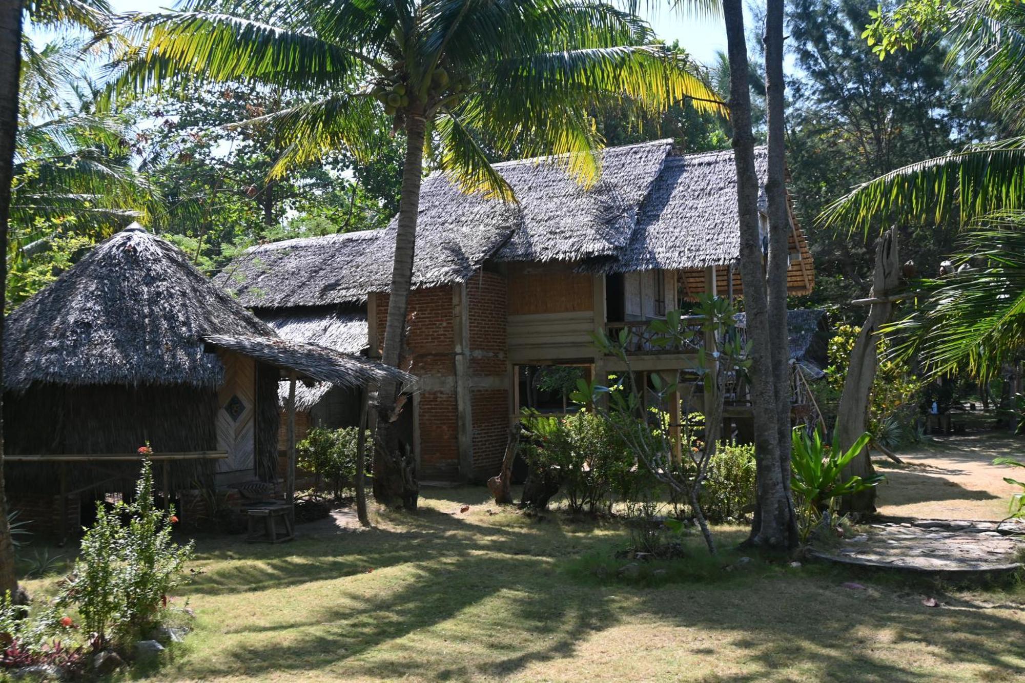 Villa Bunga Jabe à Îles Îles Karimunjawa Extérieur photo